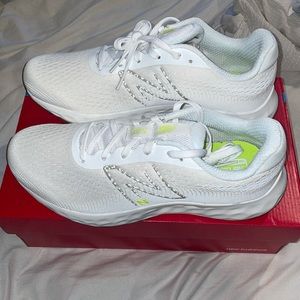 New Balance 520 Running Sneakers